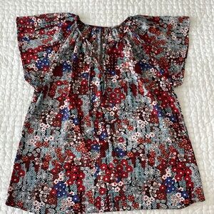 Boutique flutter sleeve blouse